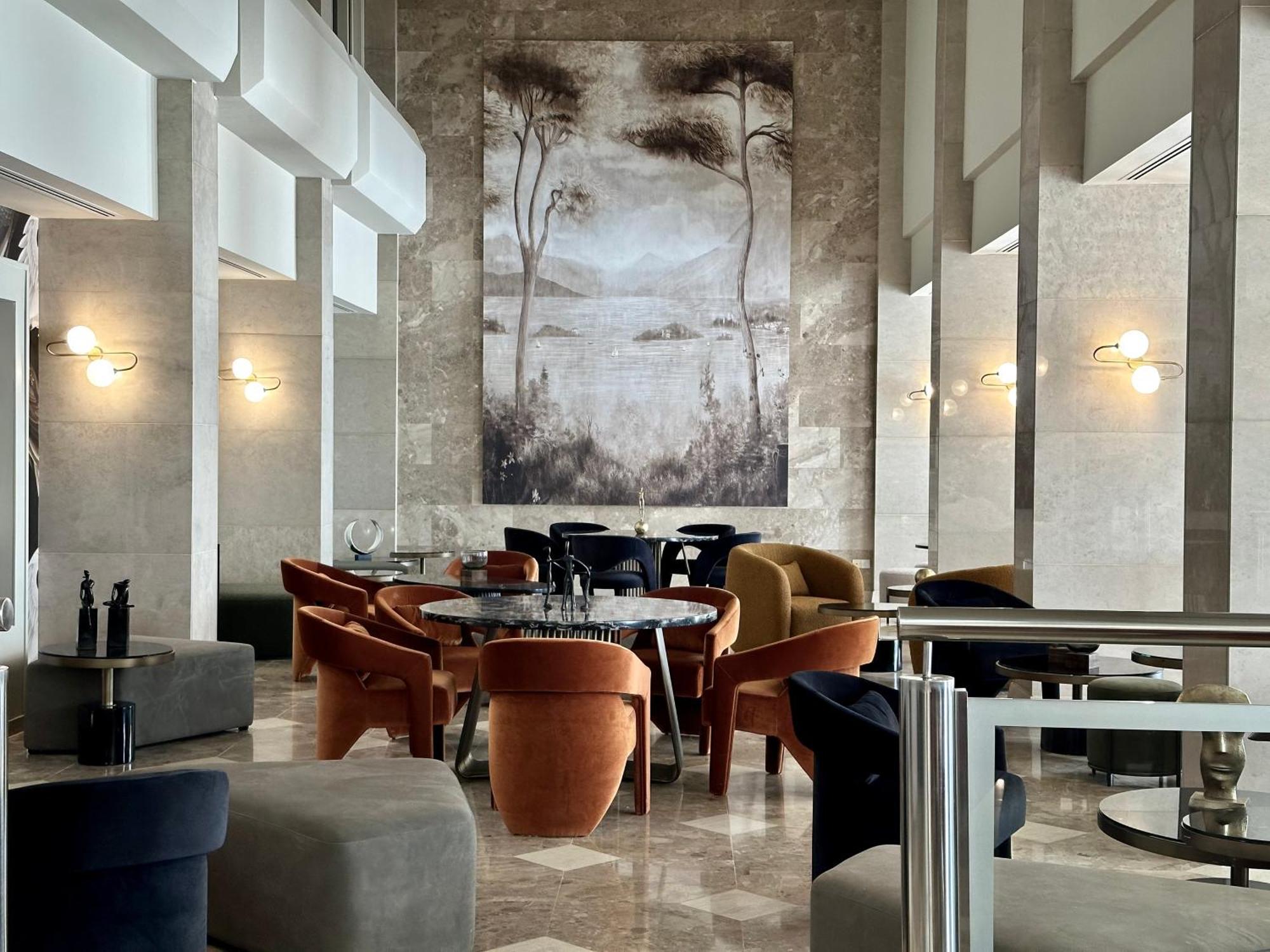 Cali & Designed For Adults By Louis 5* Peja